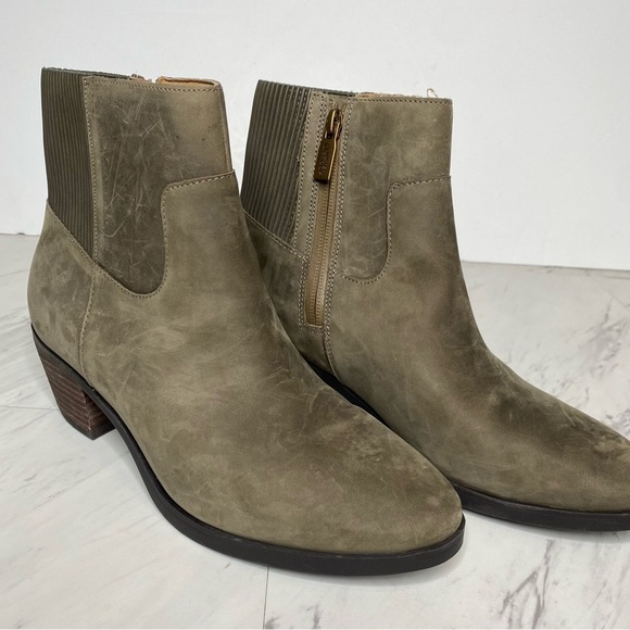 Vionic Shantelle Gray Green Nubuck Bootie 7 1/2 - Picture 9 of 14